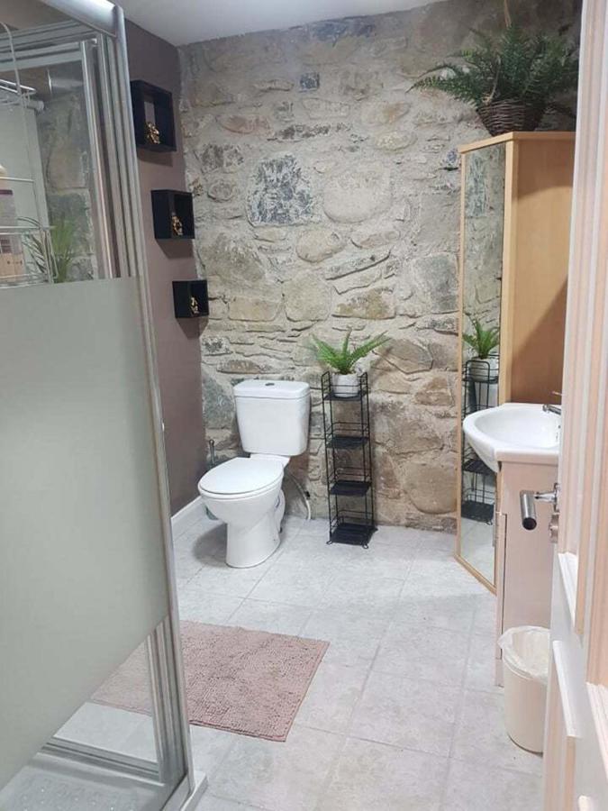 Cobbles Cottage - 2 Bedroom Stone Built Cottage Ballynahinch Exterior foto